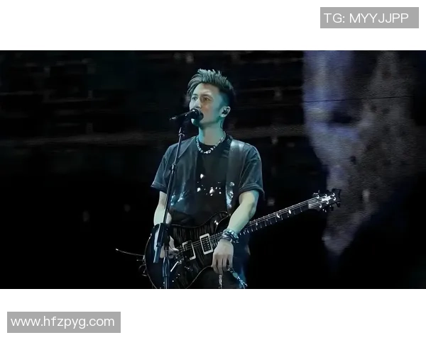 谢霆锋与足球明星的精彩合照分享,见证星光璀璨的瞬间与友谊的力量 谢霆锋与足球明星的精彩合照分享,见证星光璀璨的瞬间与友谊的力量